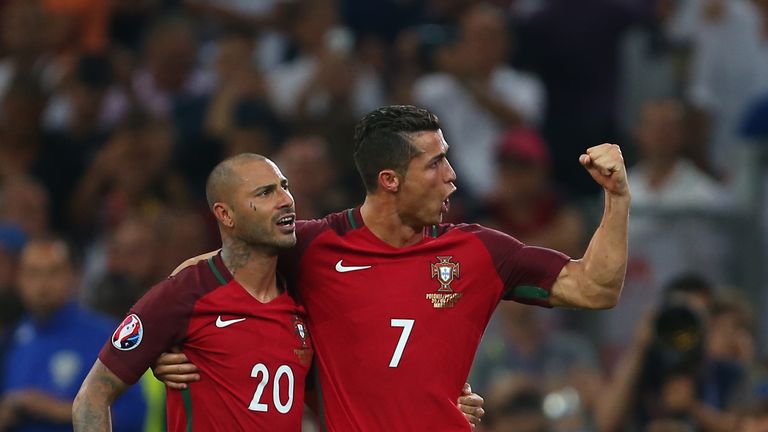 波兰队艰难胜出，晋级下一轮