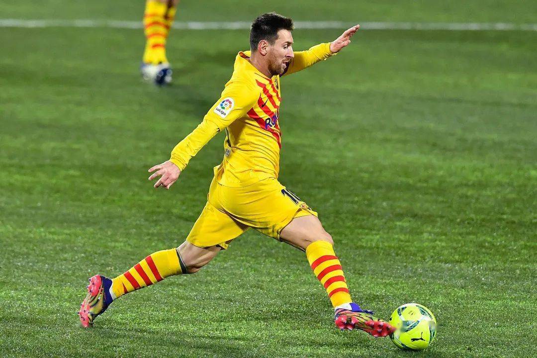 开云下载-梅西独尊破门连连，巴萨轻松获胜！