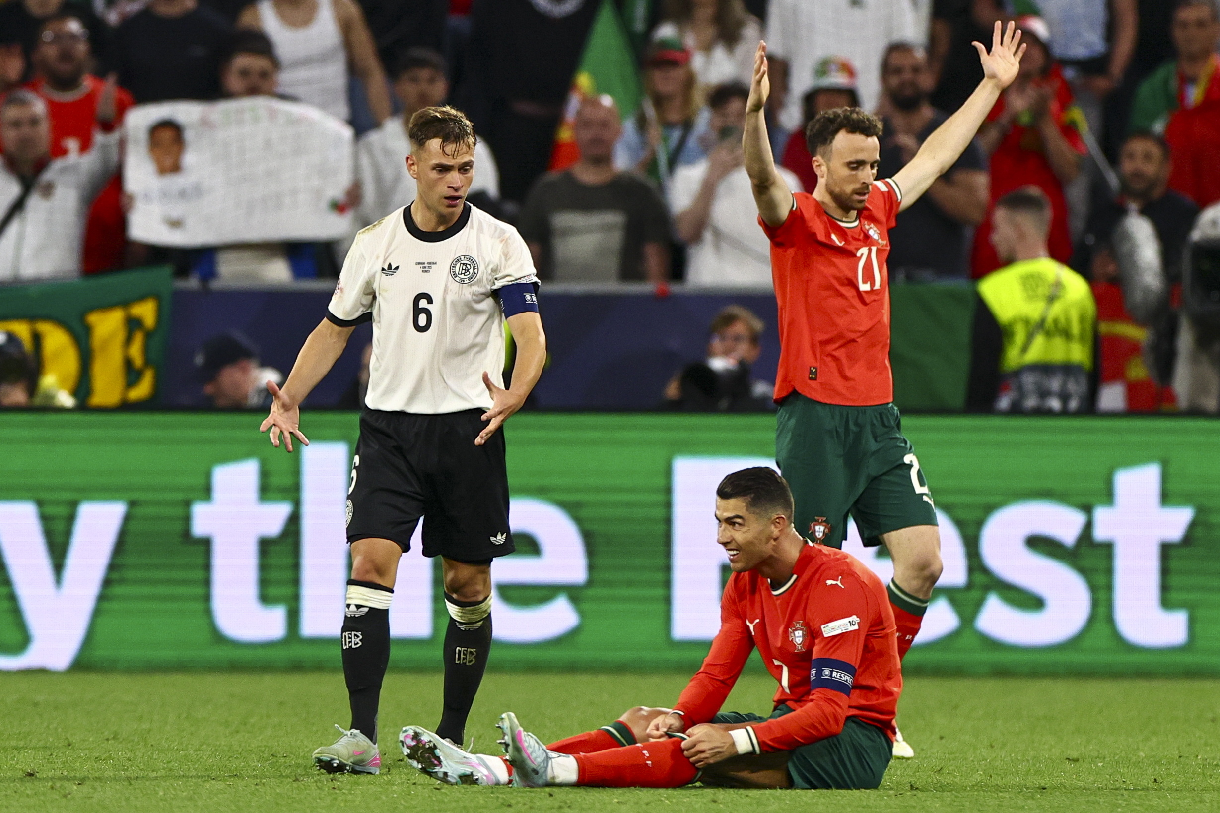 开云官方app入口-葡萄牙壮胆晋级，瑞典艰难止步八强