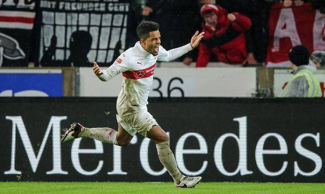 斯图加特客场战平,艰难保持不败 斯图加特客场战平,艰难保持不败