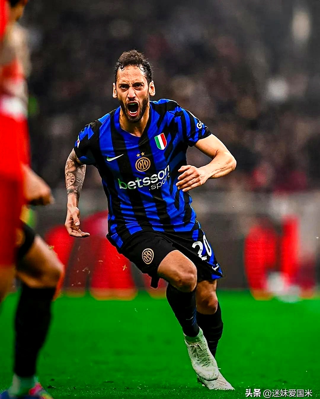 开云体育中国-暴风雨中的胜利！意甲AC米兰主场1-0战胜国际米兰
