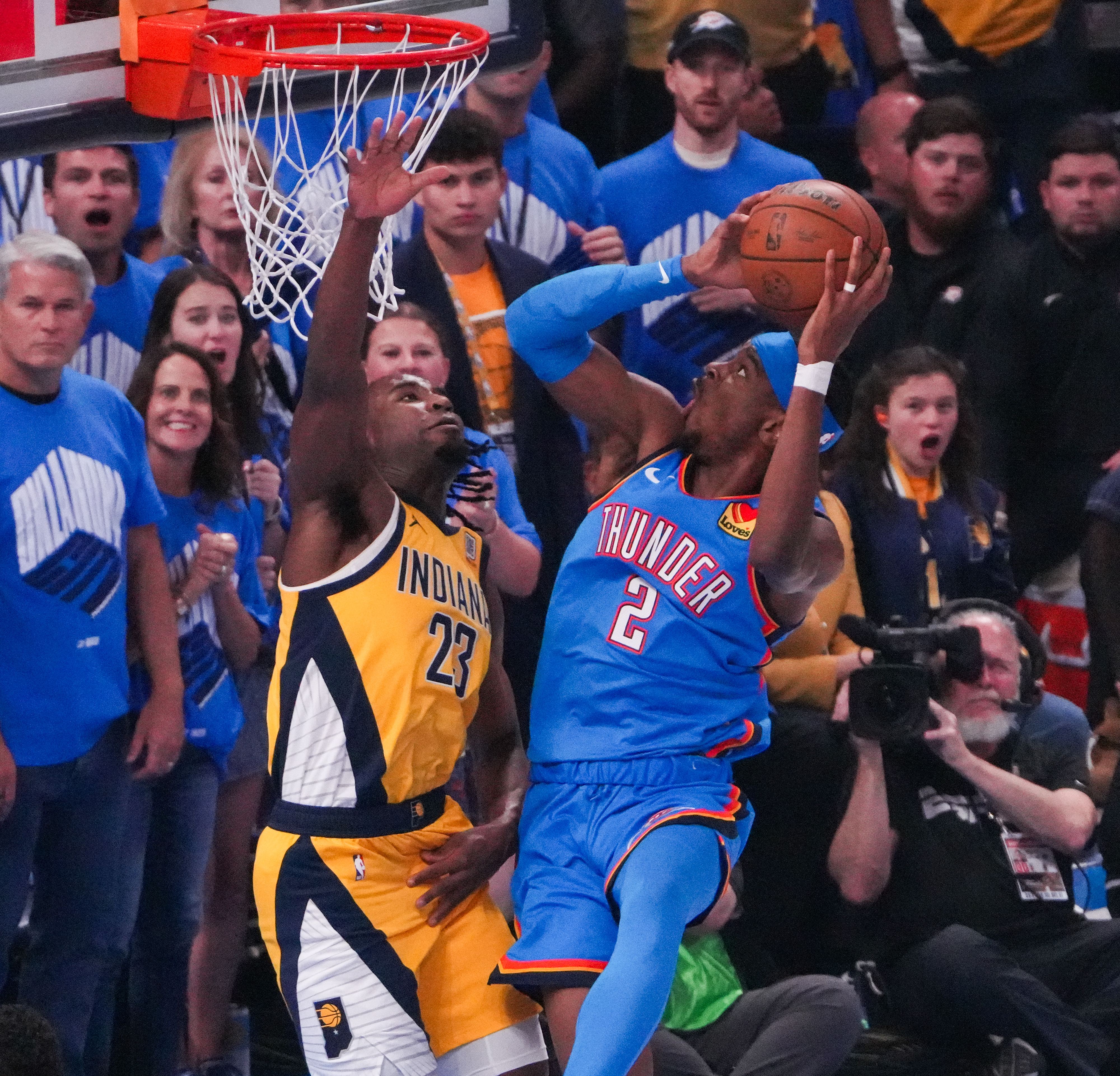 勇士大胜雷霆迎来连胜