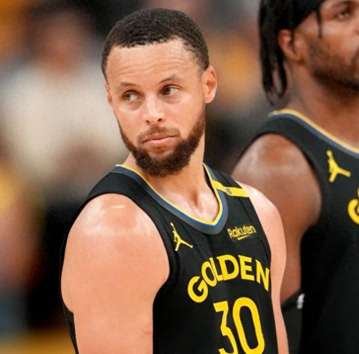 勇士遭遇重大伤病！库里或将缺席多场比赛的简单介绍