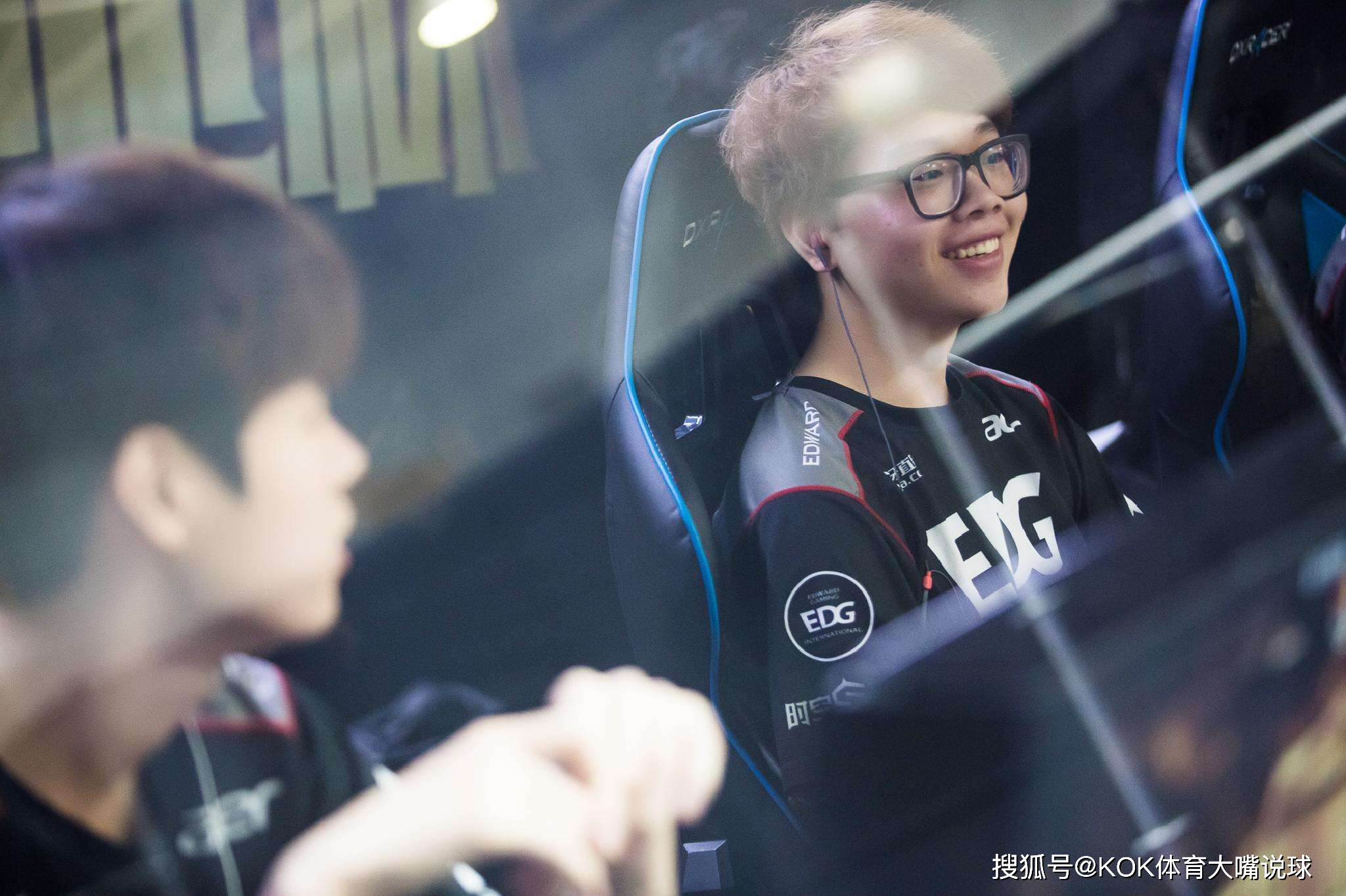 国王险胜雄狮，取得四连胜