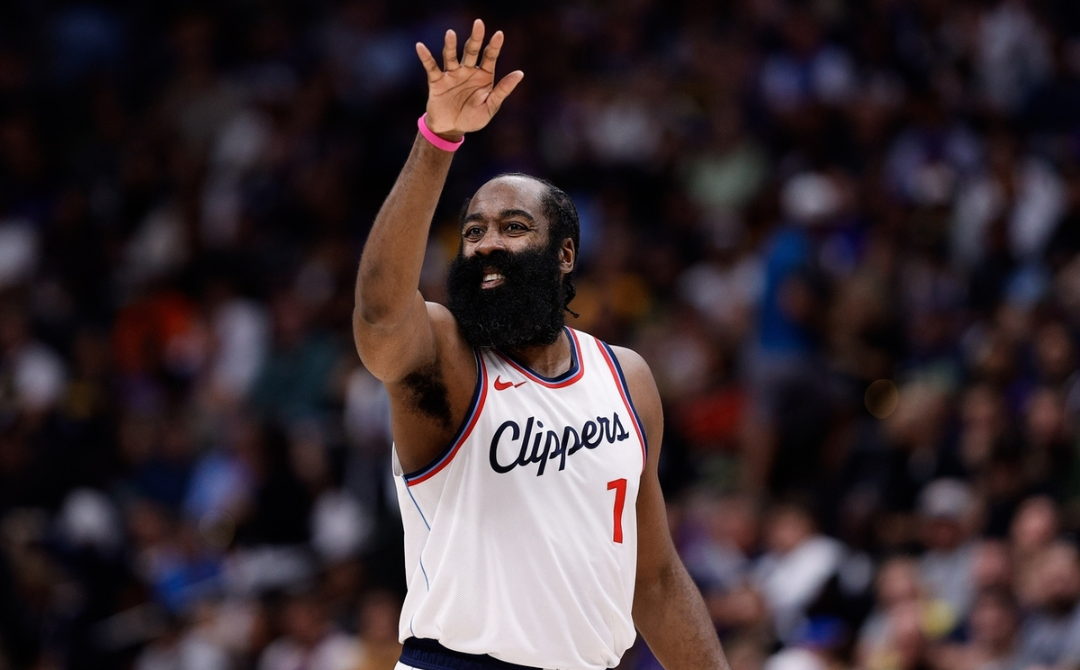 关于太阳灭快船,布克独揽27分领军的信息 关于太阳灭快船,布克独揽27分领军的信息